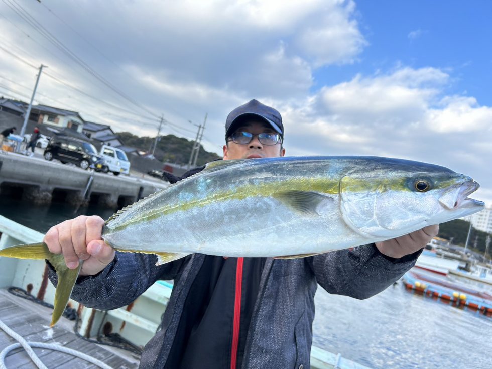 ワラサはバラシ多発でしたが何とか!