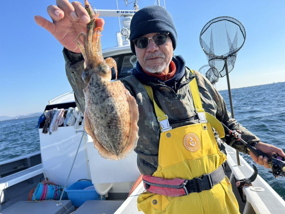 忠栄丸恒例コウイカ釣り開幕!