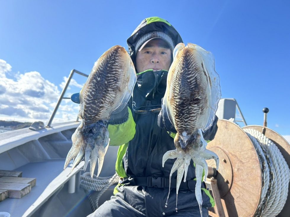 軽いオモリでアタリも分かりやすい!仕様オモリは船長の指示に従って下さい
