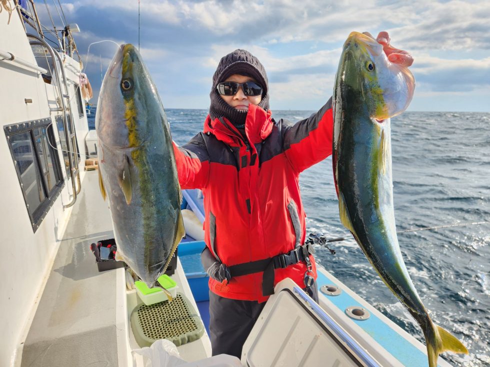 明日(金)コウイカ出船確定、泳がせ出船確定。どちらも空き多数