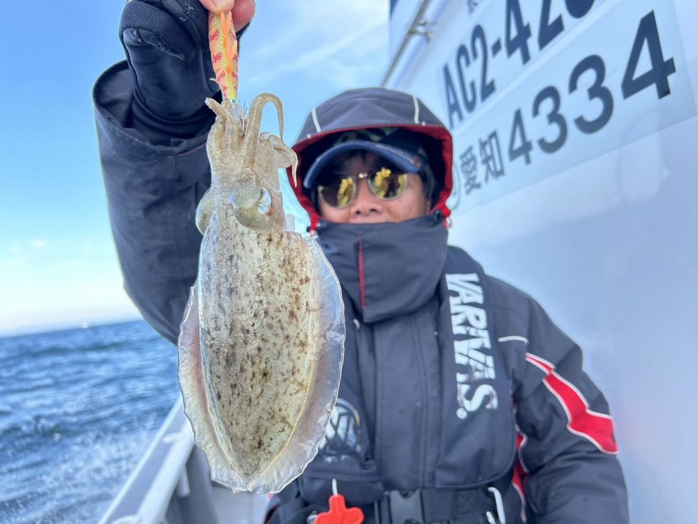 明日(月)も穏やか予報！人数集まれば出船です！予約お待ちしてます！