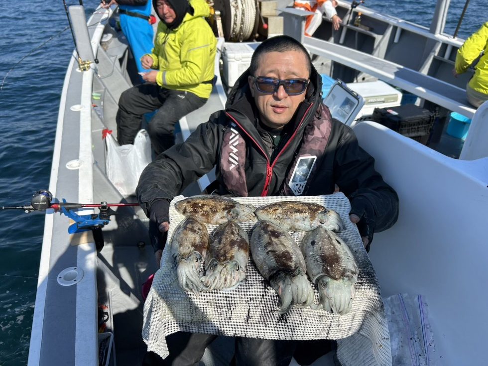 肉厚コウイカ絶好調！２隻分乗です