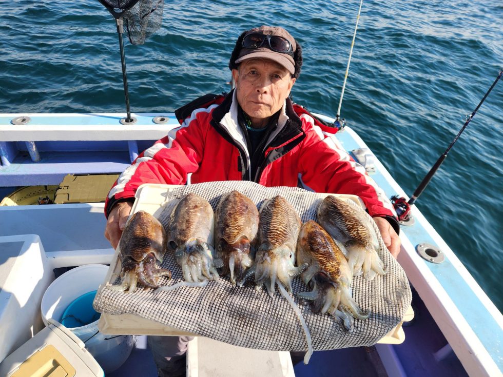 第二忠栄丸　第十一忠栄丸２隻分乗です