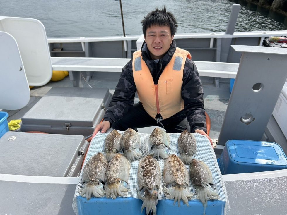 忠栄丸恒例コウイカ釣りが熱いっ！