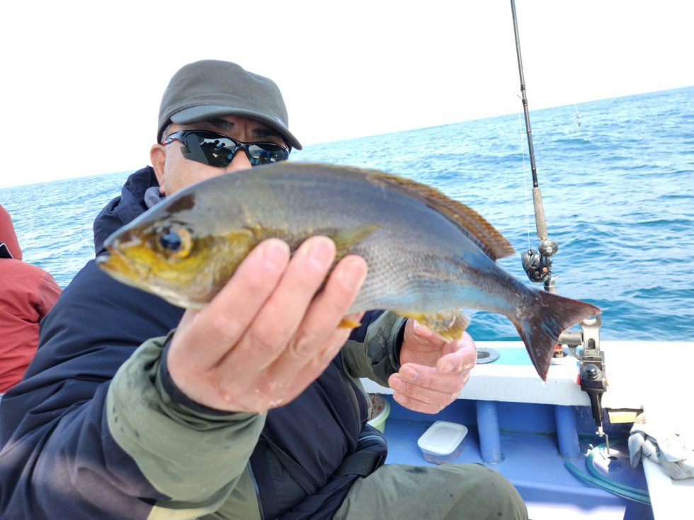 大山沖イサキ出船！