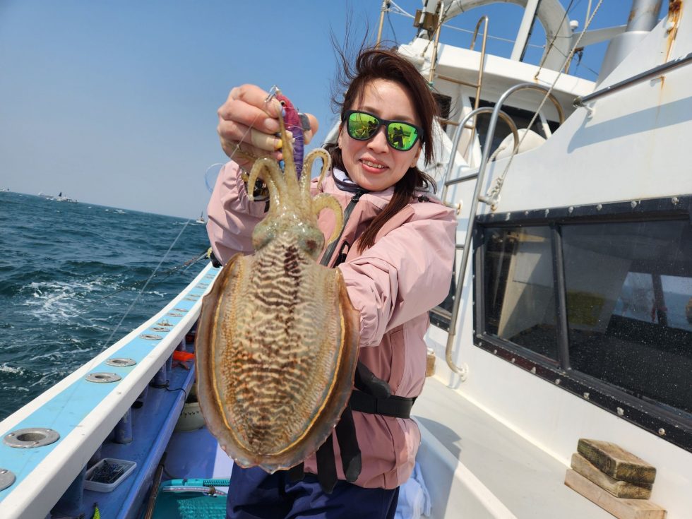 かめや名古屋みなと店女性スタッフさん！