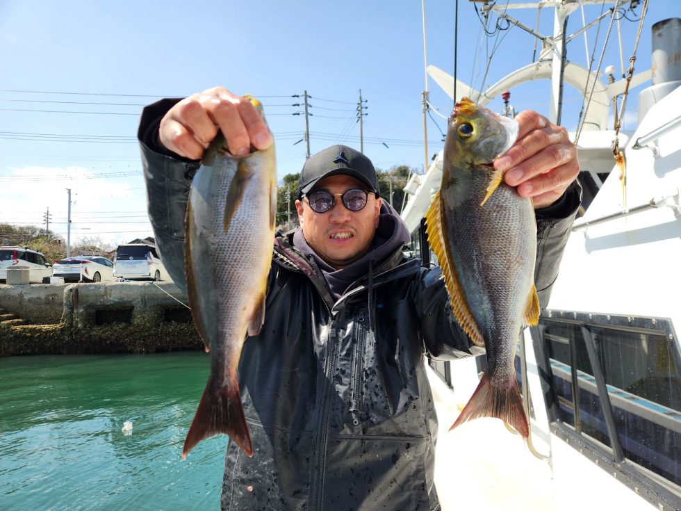 大山沖ジャンボイサキ！魚影バッチリ！
