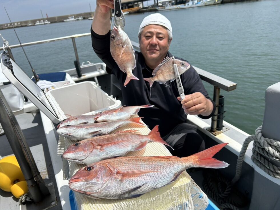 一つテンヤ出船!真鯛絶好調ー!