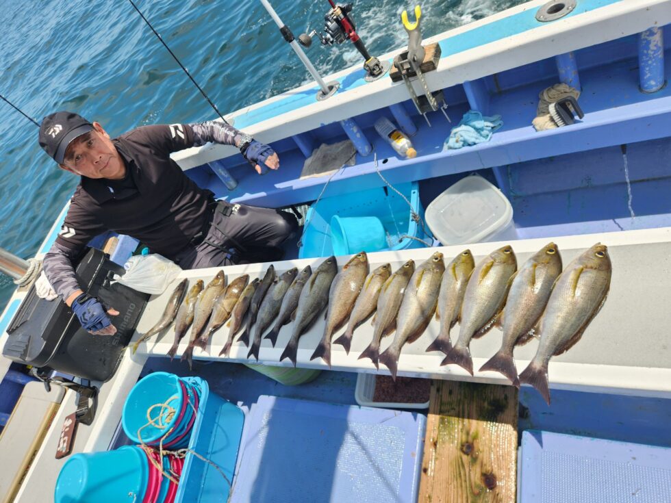 大山沖イサキ出船!今日も絶好調!
