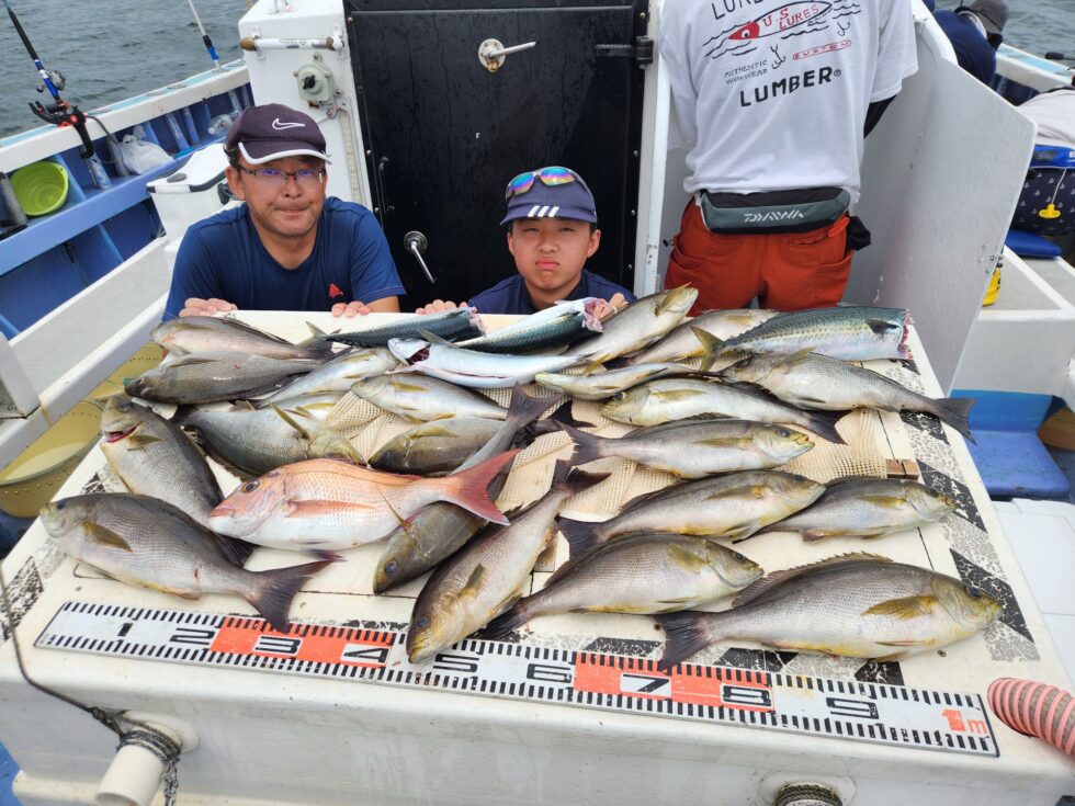 大山沖ジャンボイサキ出船!今日も爆発!