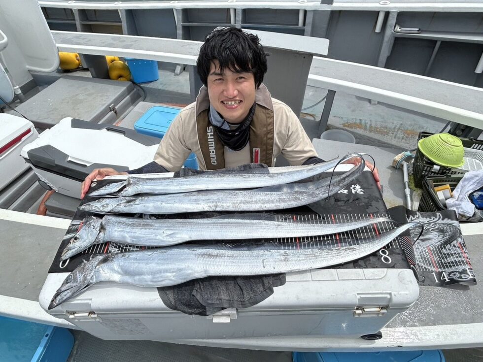 お見事！大型タチウオ４本ゲットー！