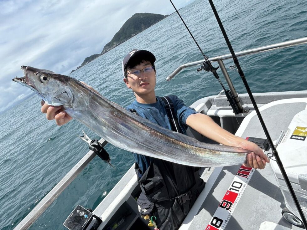 テンヤタチウオ専門で出船!大型タチウオぼこぼこー!一気に活性あがってきましたよ!