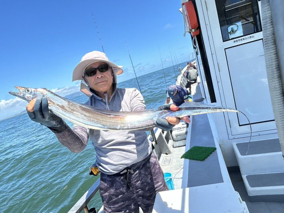 明日(火)テンヤタチウオ空き多数です、朝の飛び入りOK