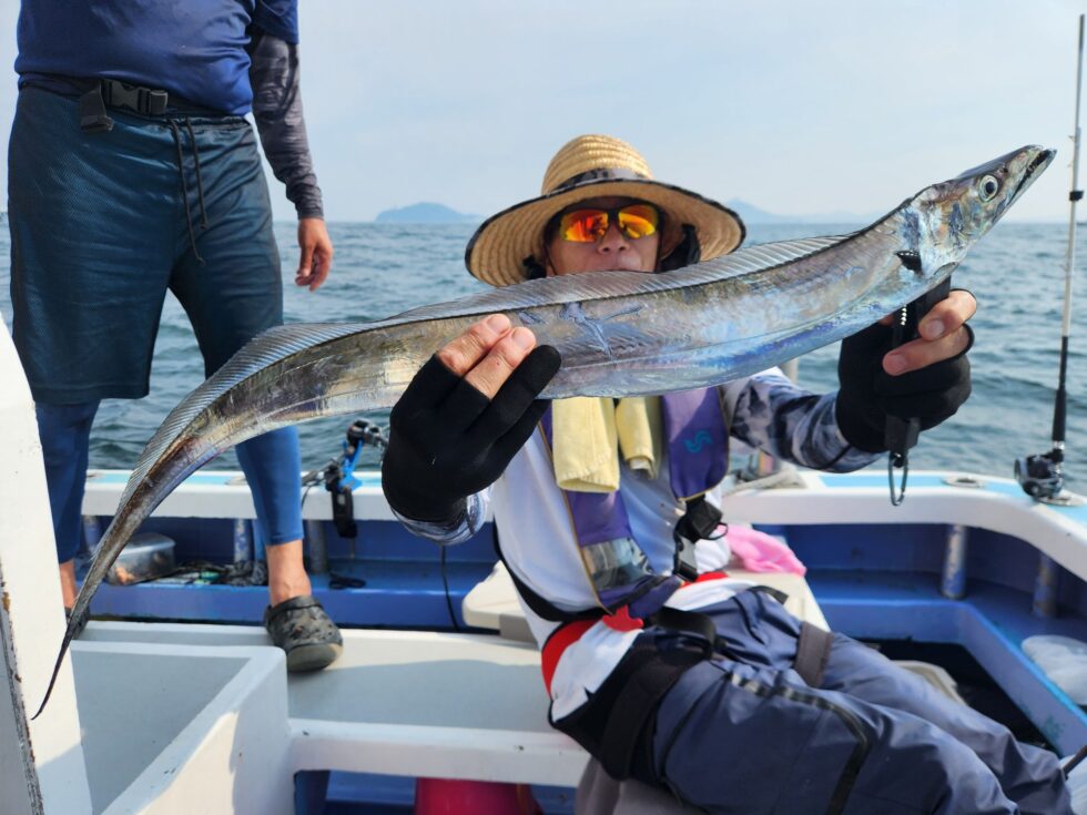 明日(火)２隻分乗ゆったり釣行、予約お待ちしてます