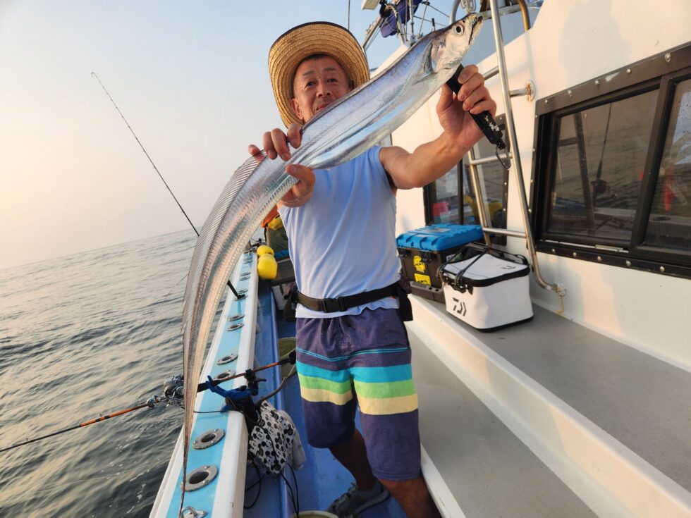 明日(水)も２隻に分乗します。朝の飛び入りもお待ちしてます