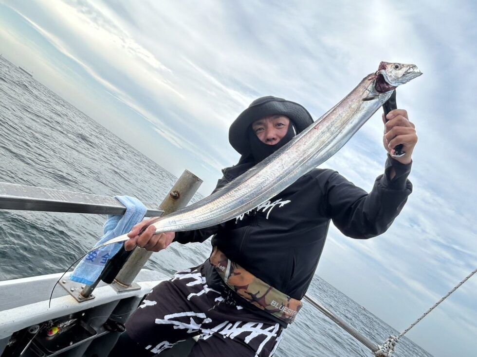 明日(月祝)も人数増えたら２隻分乗します。予約お待ちしてます