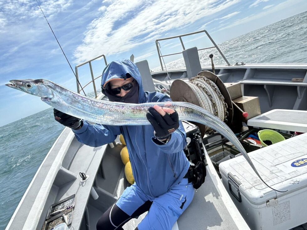 2隻分乗ゆったり釣行でした、明日(木)かなり空き多数、朝の飛び入りOK