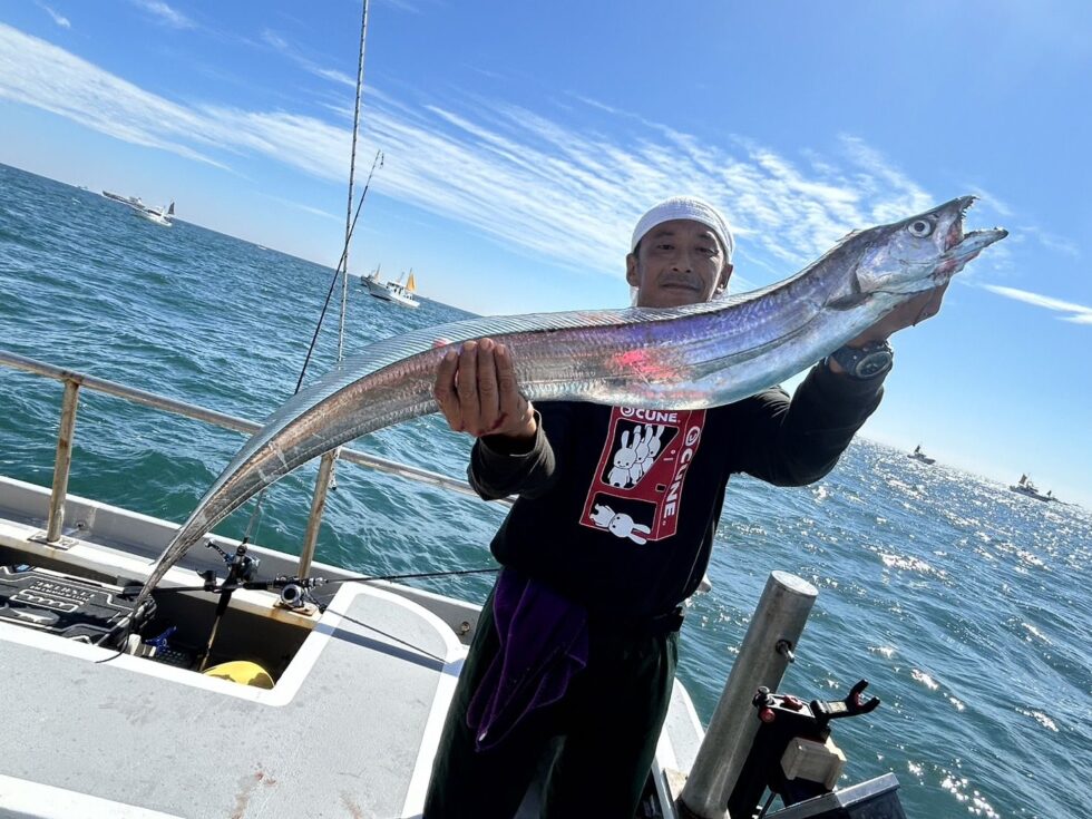テンヤタチウオ出船中!極太続出!