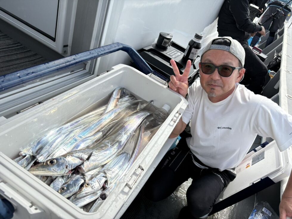 明日も出船確定!ウタセ五目も出船!活きウタセエビ入荷中!