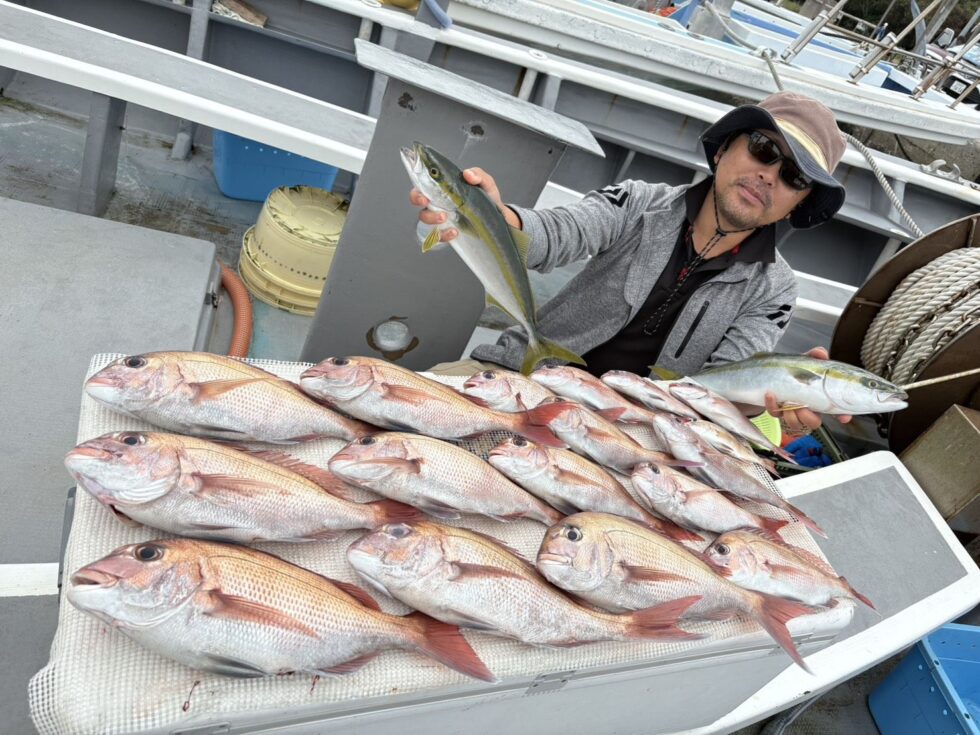 用真鯛がぼこぼこー