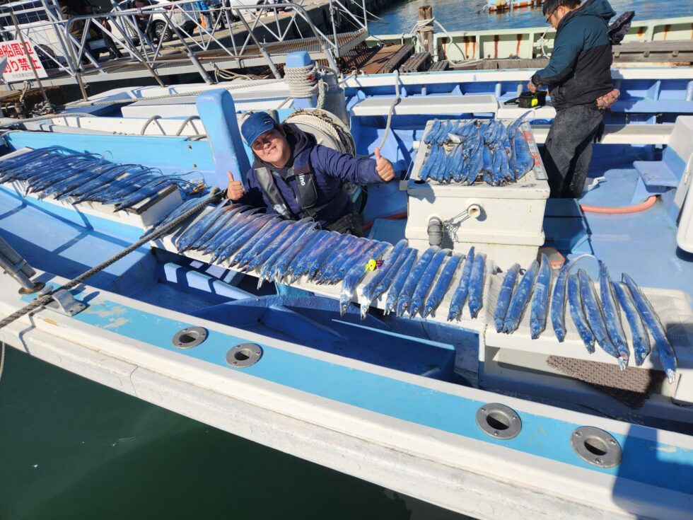 イシグロフィッシングマイスター中村さん朝イチ猛烈な掛けっぷり&手返しの早さで10時の撤収、3時間で59本!