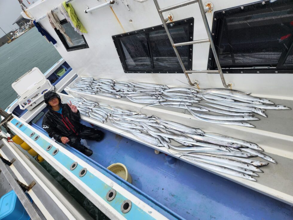 タチウオ猛烈っ!竿頭は121本!