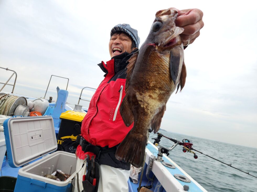 港前、最大32cm特大メバル！