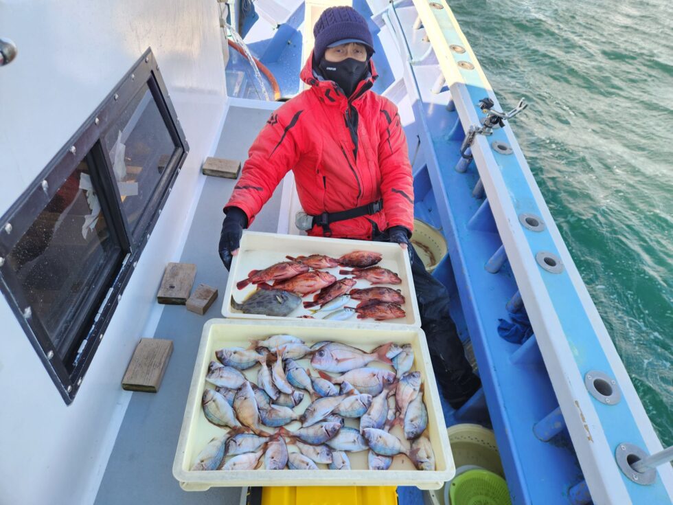 小鯛入れ食い！カサゴ良型！