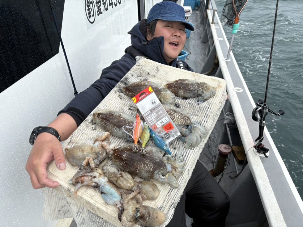 イシグロ西尾店フィッシングマイスターさんもイカ、タコ釣りまくり！お見事です！