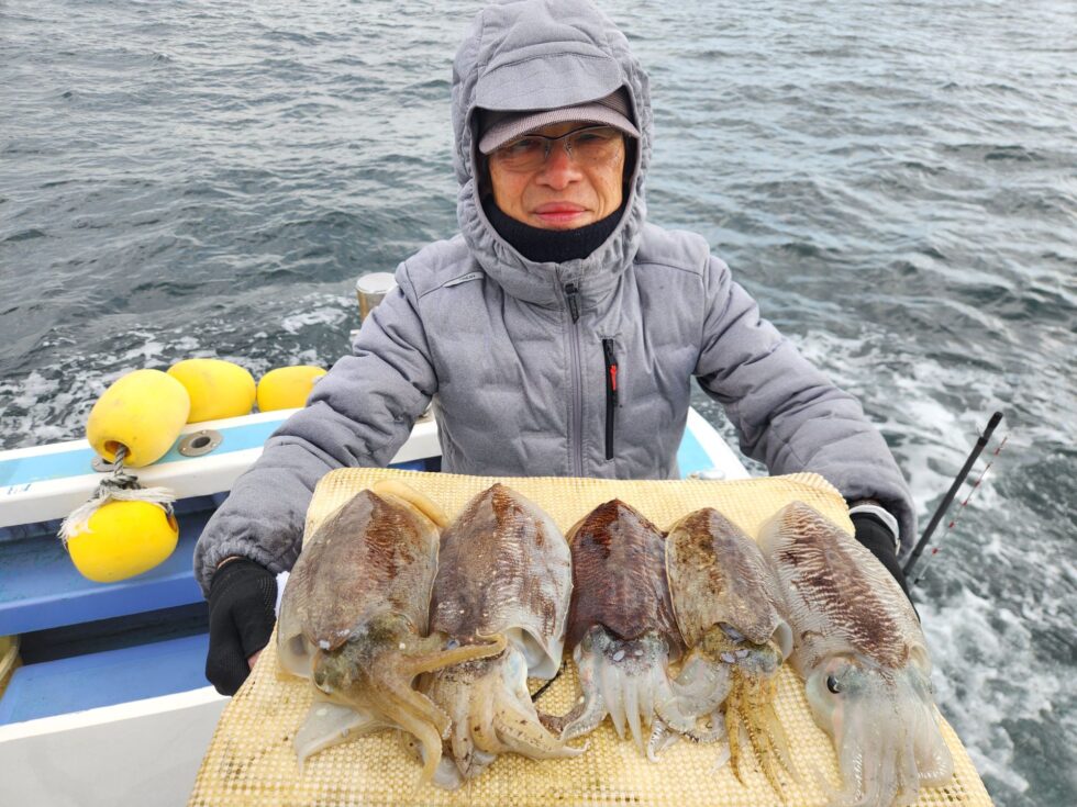 ２隻分乗かなりゆったり釣行でした。