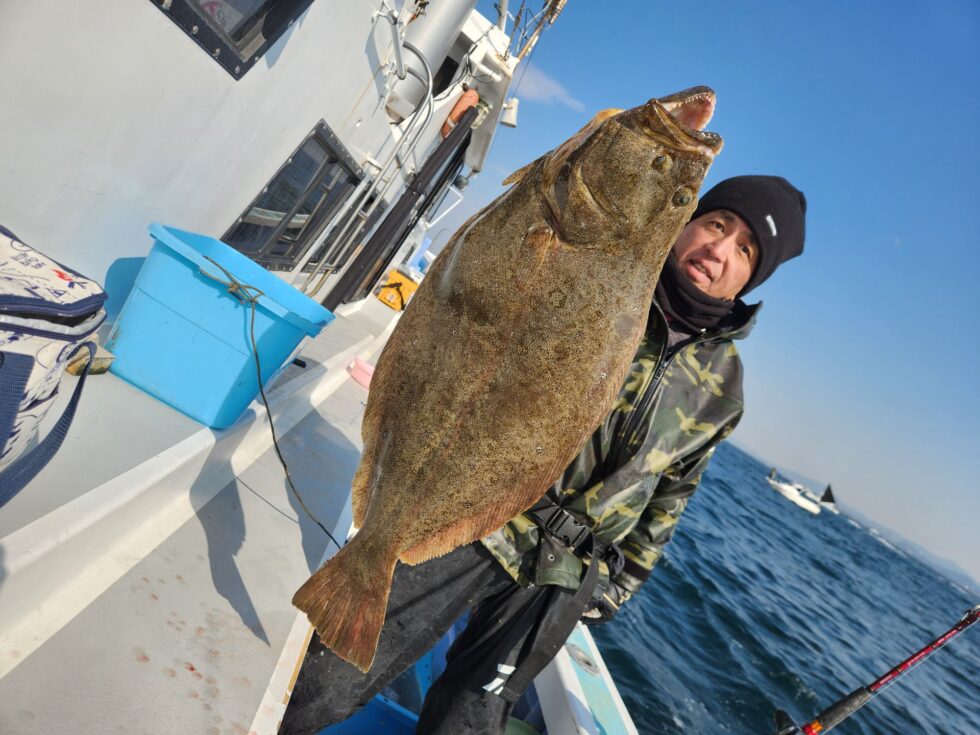 座布団ヒラメ続々!85㎝6.8kgおめでとうございます!