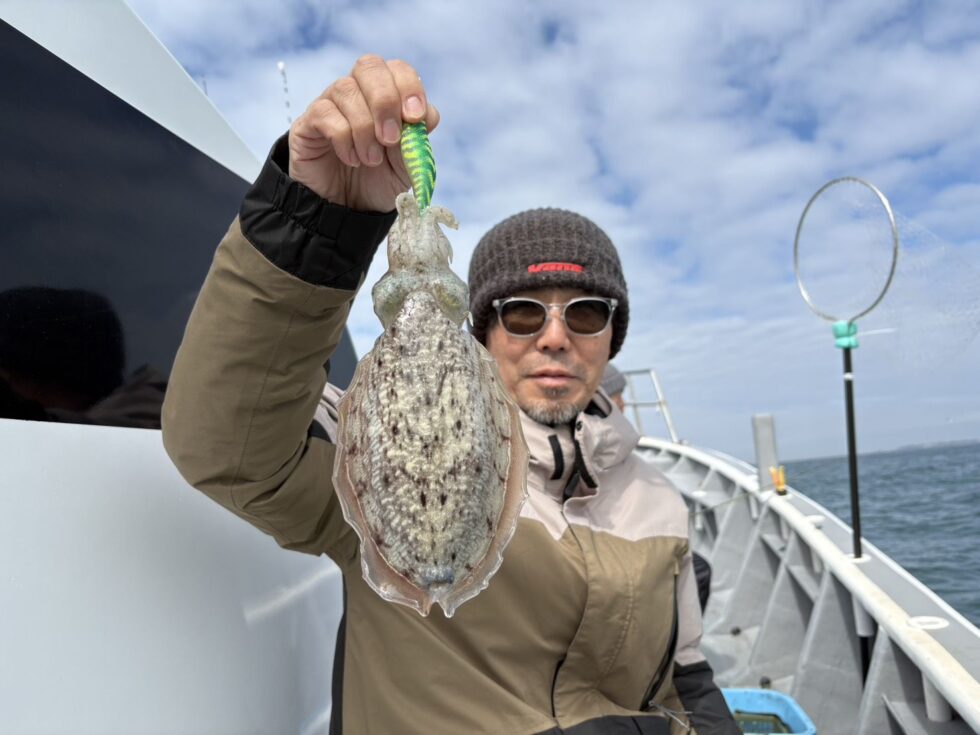 ウタセ五目釣り、コウイカ釣り、ヤリイカ釣り、予約お待ちしてます。