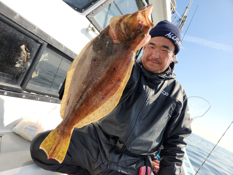 明日(日)泳がせ船空き多数、コウイカ船満席。