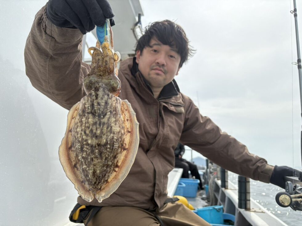 コウイカ釣り、ウタセ五目釣り、ヤリイカ釣り、予約お待ちしてます。