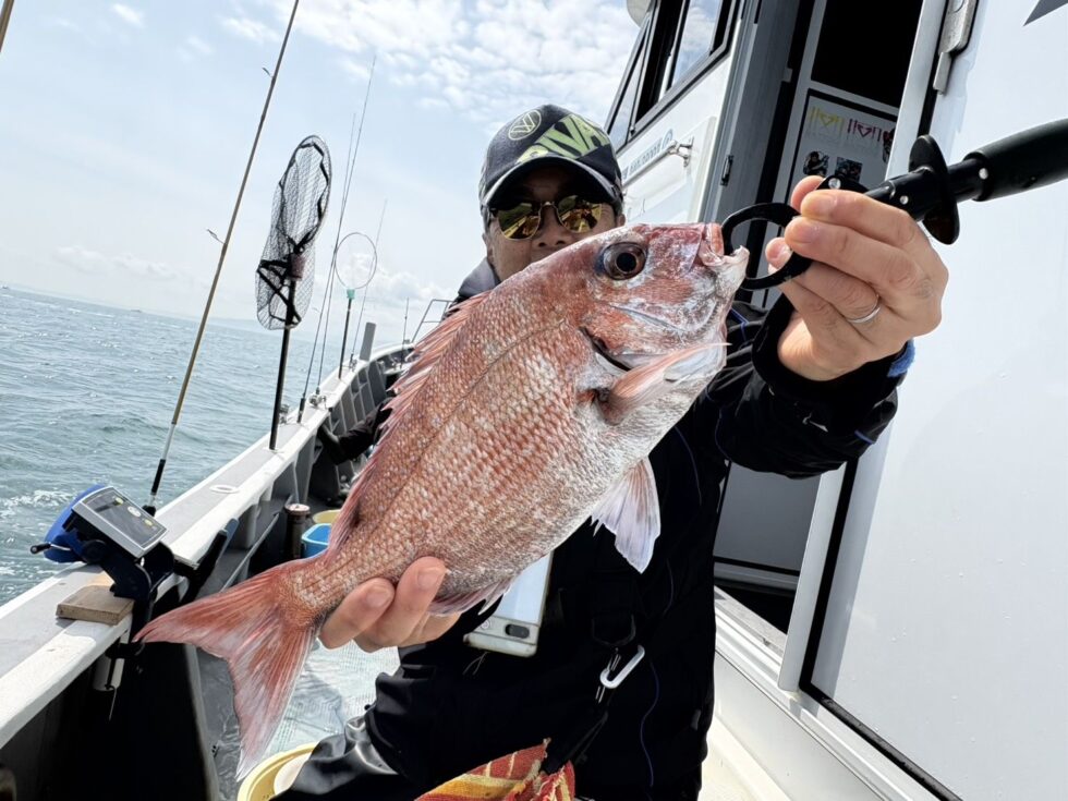 伊勢湾一つテンヤ真鯛釣り出船!ライトタックルでのやりとりが最高に面白いっ!