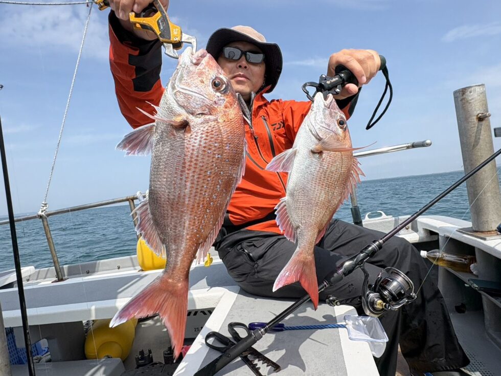 伊勢湾一つテンヤ真鯛が熱いっ!予約お待ちしてますよ。