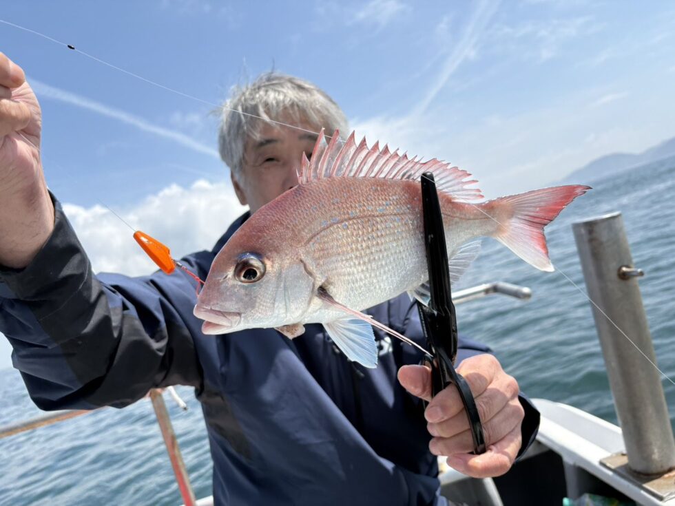 一つテンヤ真鯛出船中！