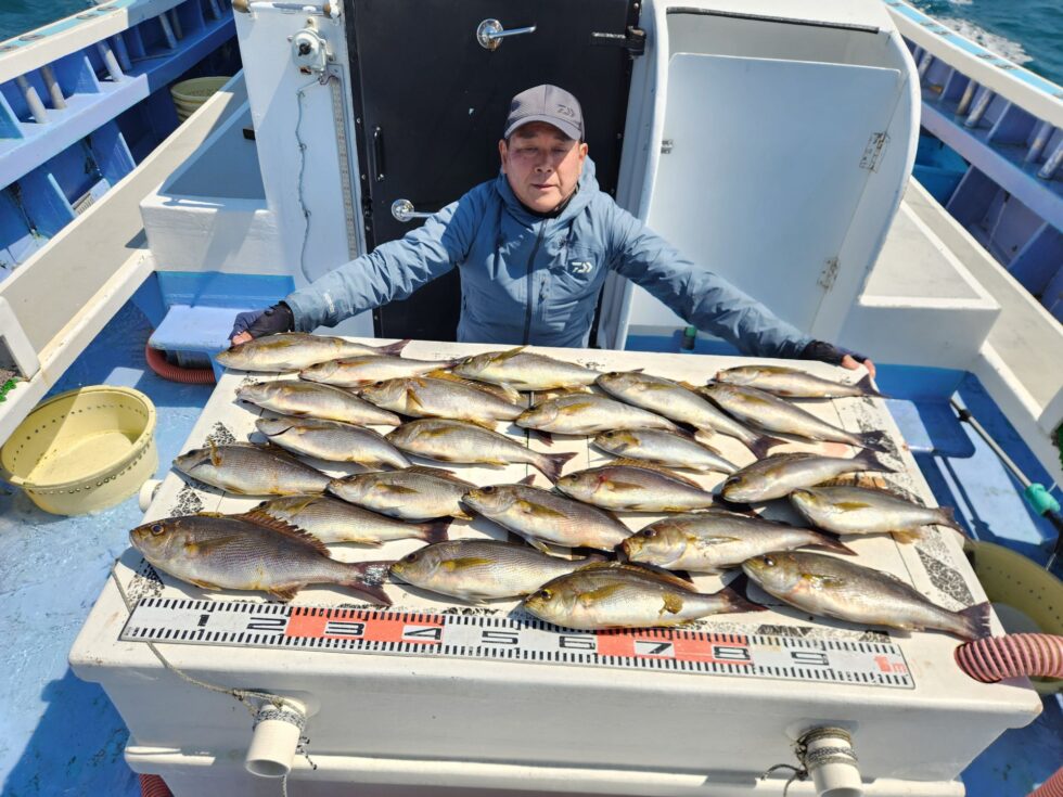 大山沖イサキ船!大型荒食いっ!