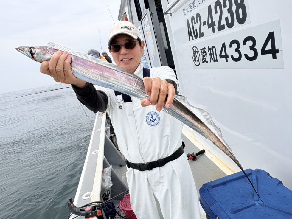 明日(水)も最高の釣り日和ですね。楽しみですよ。イサキ船も出船確定になりました