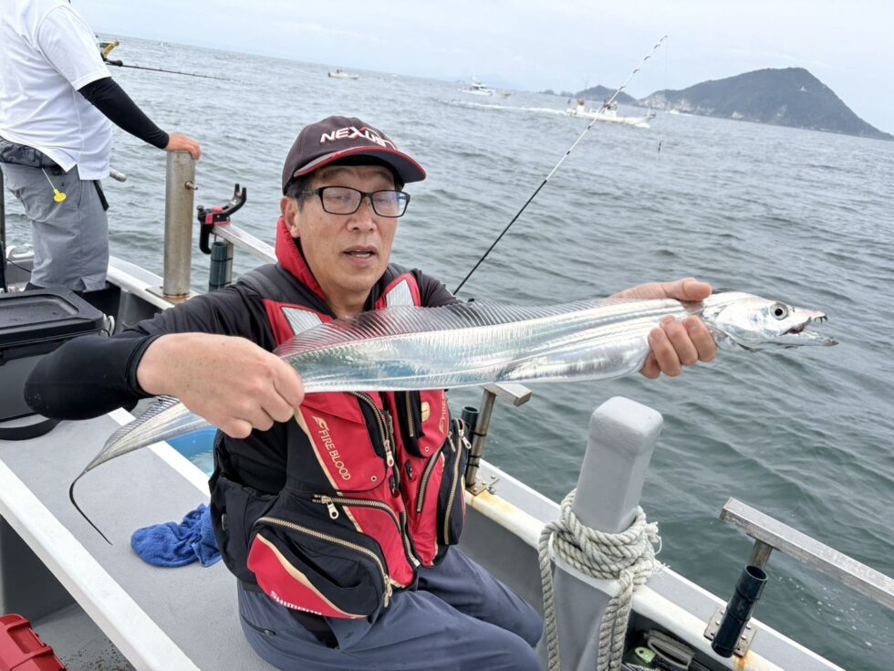 明日(日)もテンヤタチウオ専門出船確定です