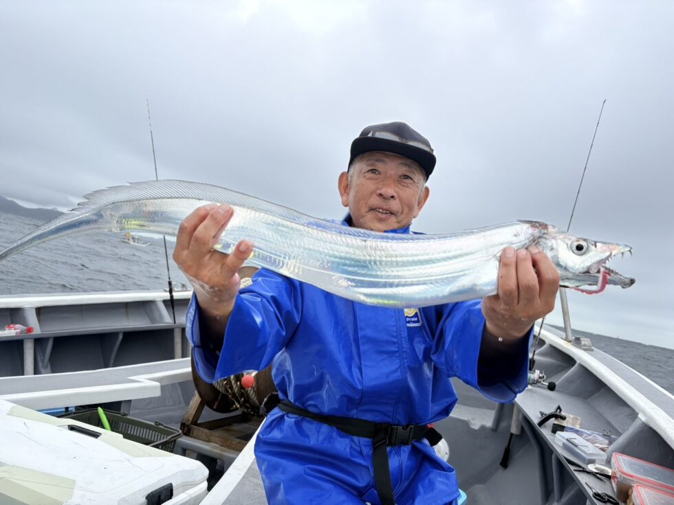 港前に数釣りに行く船ありましたが当船は１日伊良湖沖にてがんばりました！