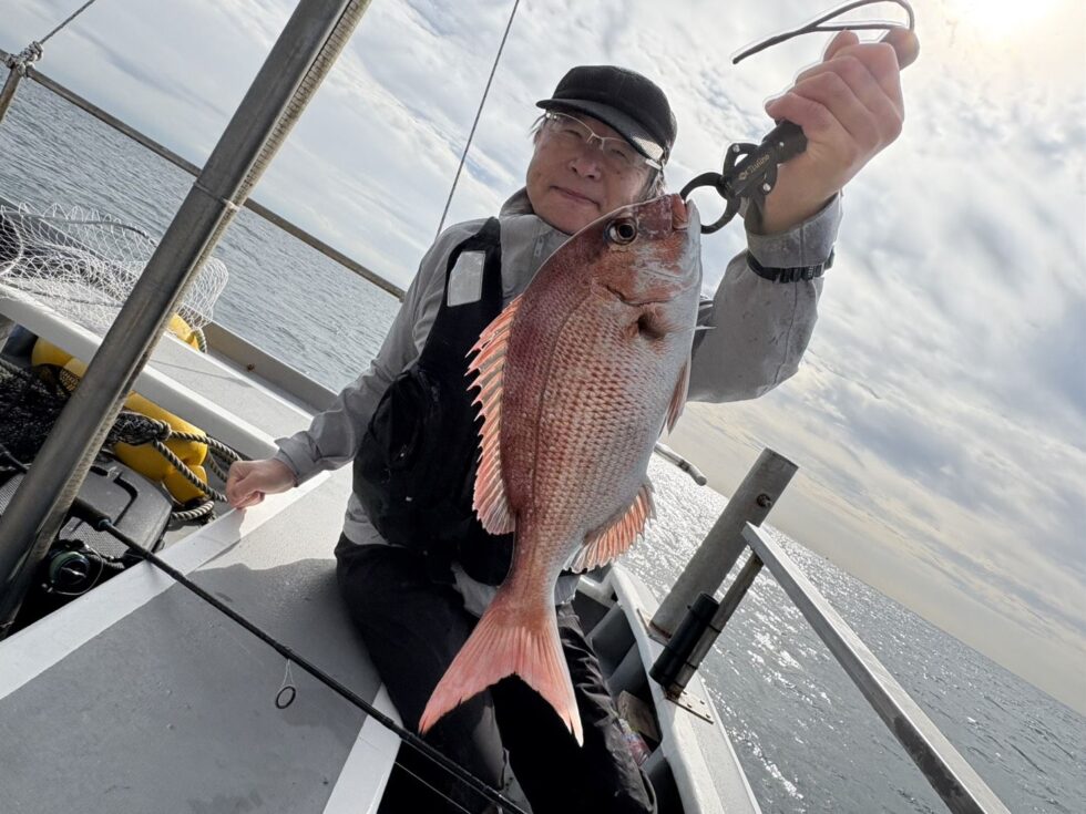 一つテンヤ真鯛船！今日も絶好調ー！