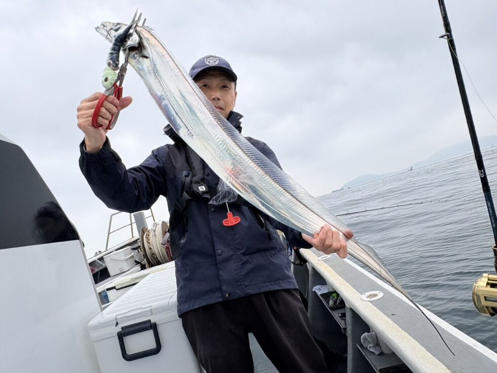 忠栄丸恒例テンヤタチウオ専門船開幕です!