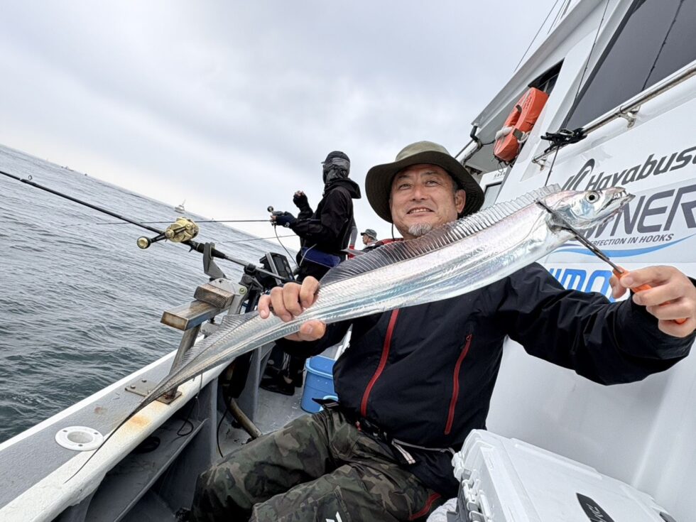 大型タチウオとの駆け引きが熱いっ!