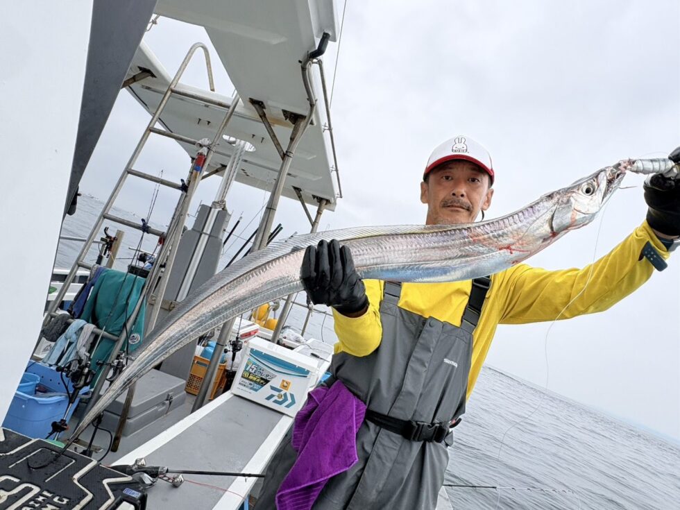 伊良湖沖テンヤタチウオ専門!初日から船中40本の爆釣ー!